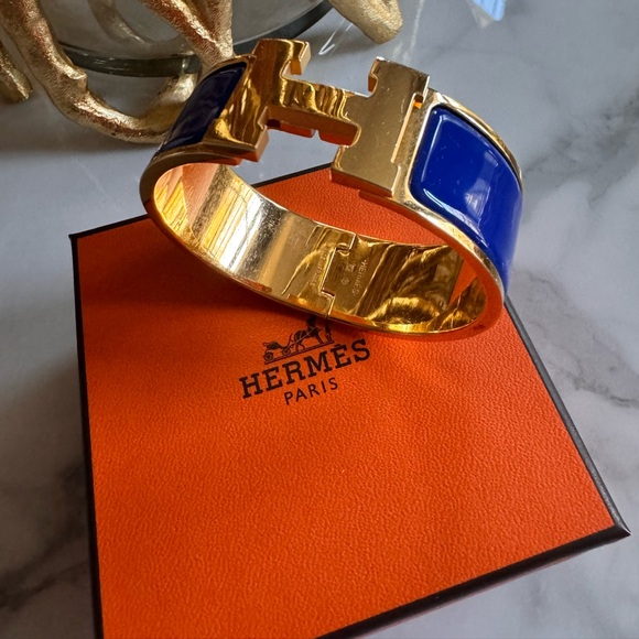 Hermes Jewelry - HERMES
Enamel Wide Clic Clac H
Bracelet PM Bleu Indigo
